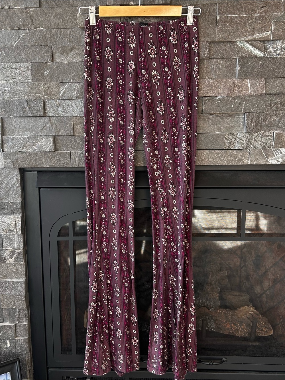 Novella Royale Janis Bells Flare Pants in Plum Hudson